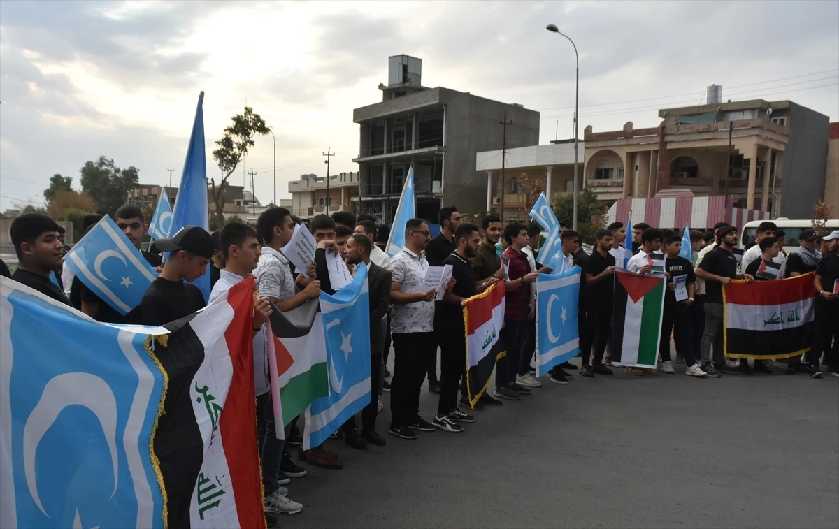 Irak\'ta Türkmen Gençler İsrail\'in Filistin Saldırılarını Protesto Etti
