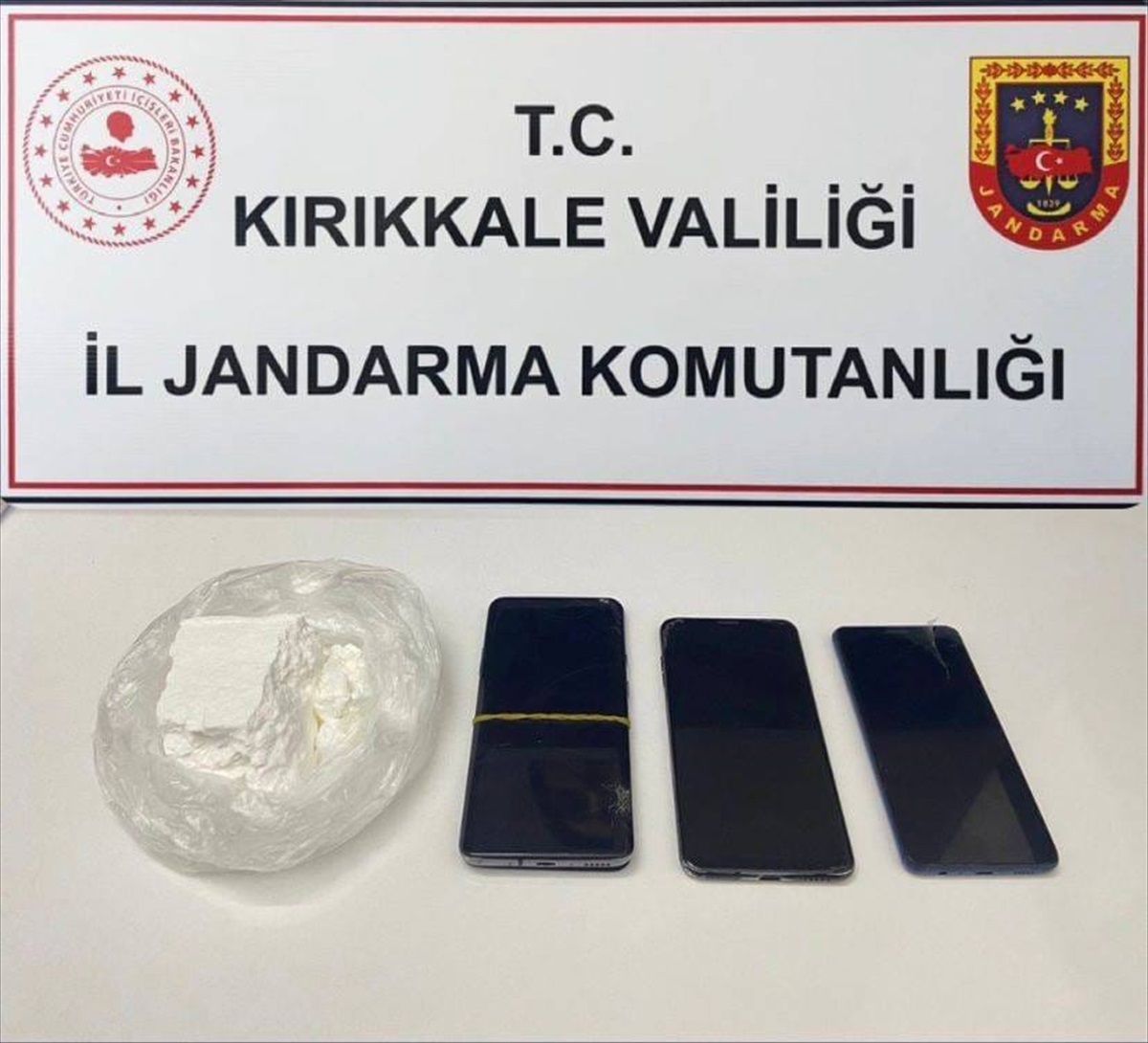 Kırıkkale\'de yolcu otobüsünde uyuşturucu ile yakalanan şüpheli gözaltına alındı