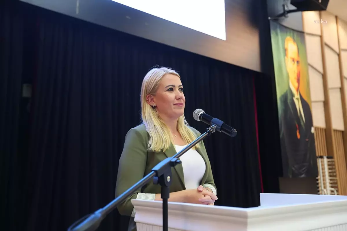 Merkezefendi Belediye Başkanı Şeniz Doğan, Muhtarlar Günü etkinliğinde muhtarlarla buluştu