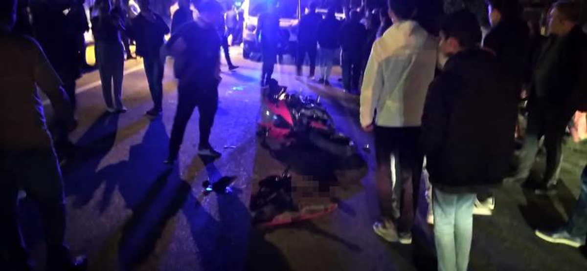 Tekirdağ\'da Motosiklet Minibüse Çarptı: 2 Yaralı