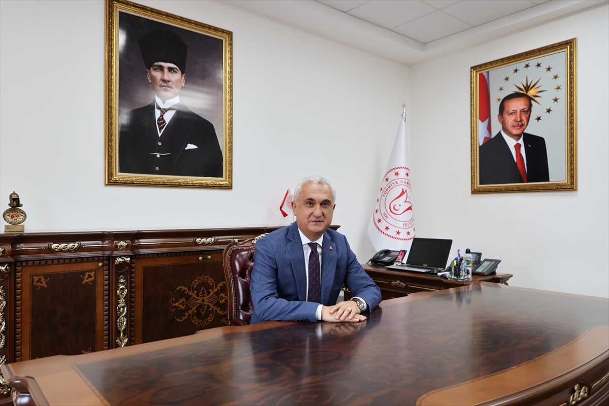Muş Valisi Avni Çakır, Muhtarlar Günü\'nü kutladı