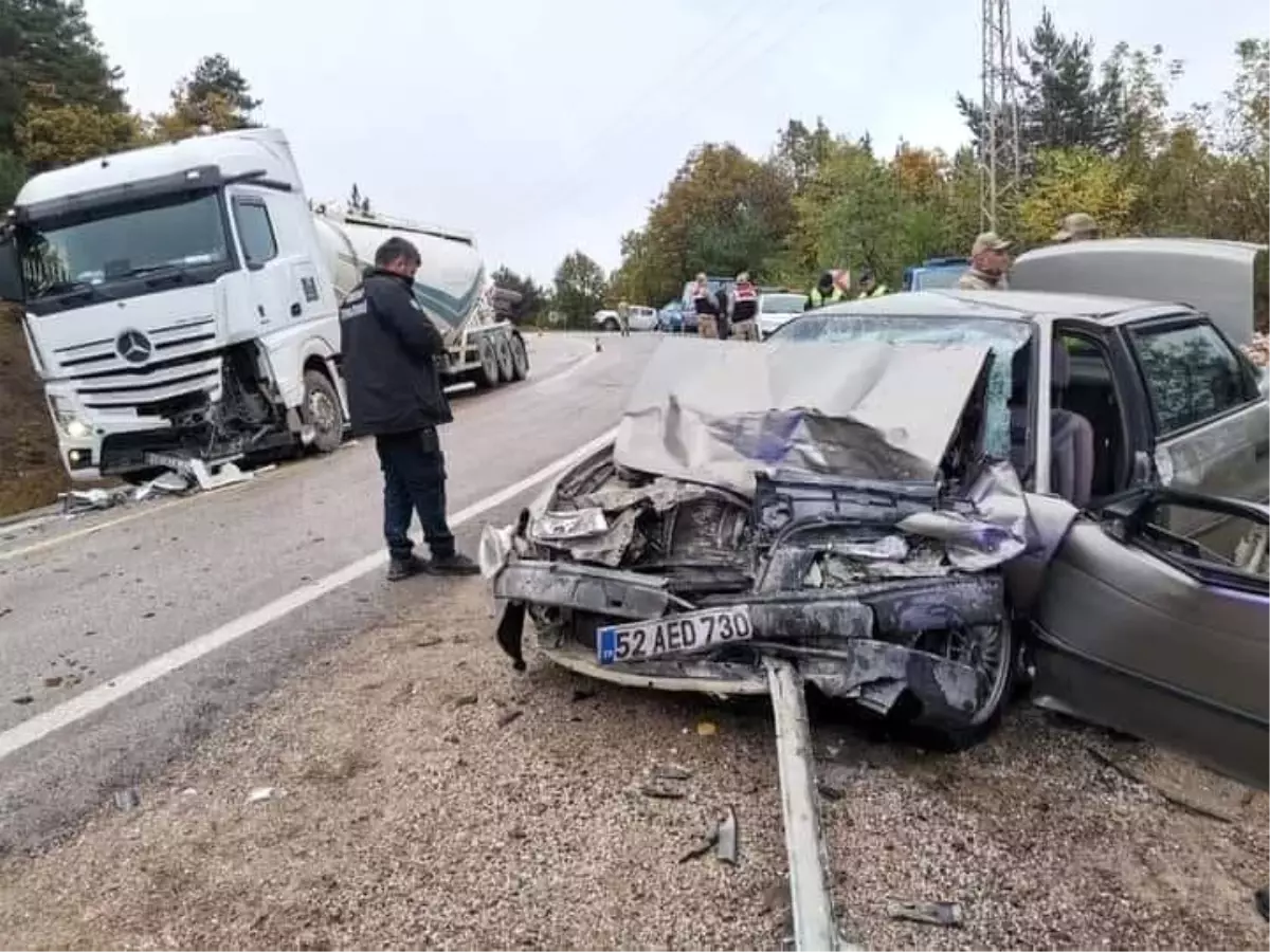 Ordu\'da otomobil ile tır çarpışması sonucu 5 kişi hayatını kaybetti