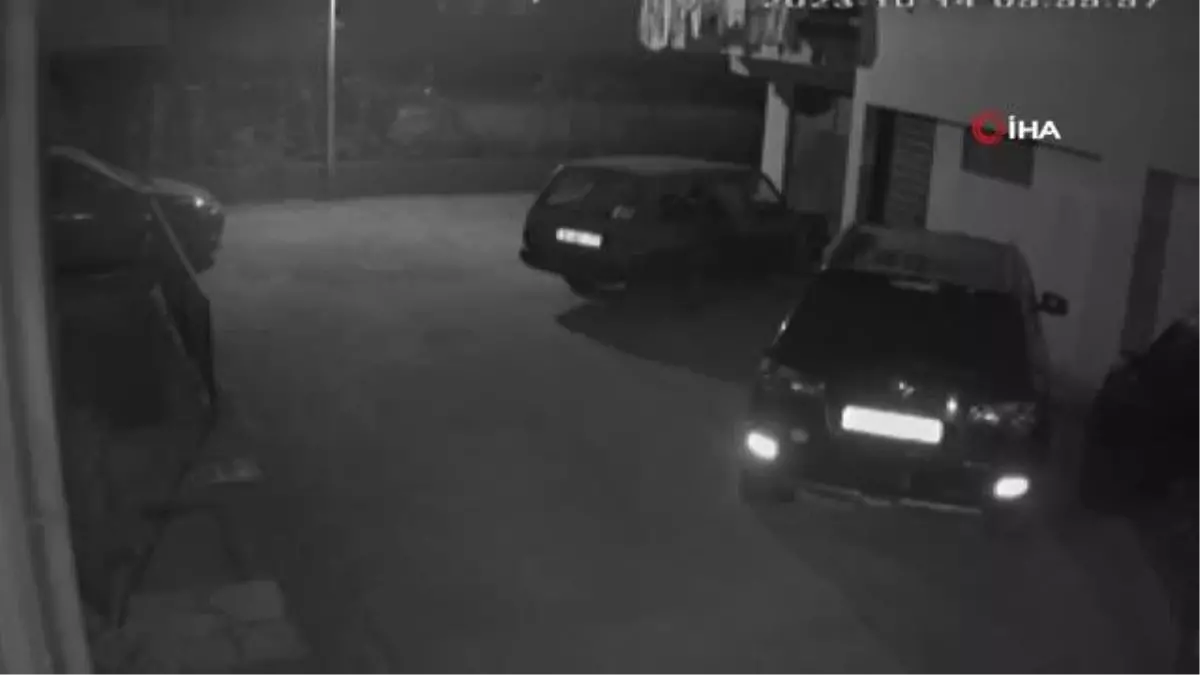 Bursa\'da Hırsızlık Şüphelisi Otomobil Hırsızlığı Yaparken Yakalandı