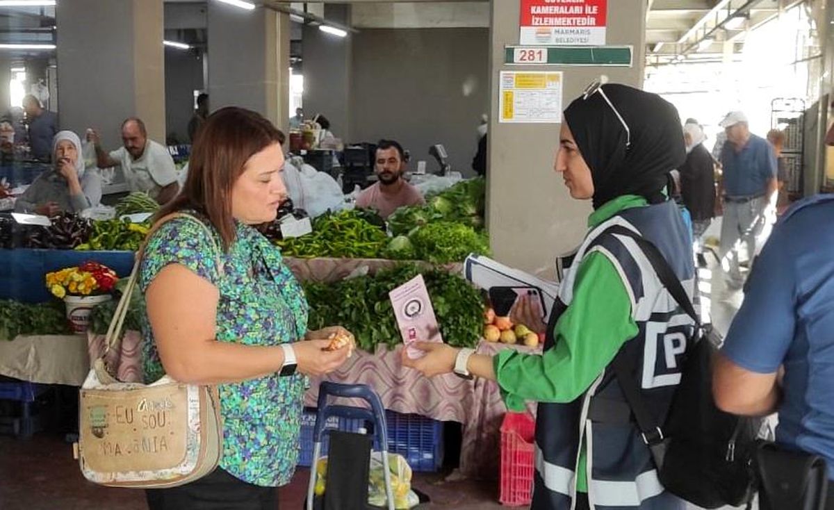 Marmaris Polisi Semt Pazarında KADES Uygulamasını Anlattı