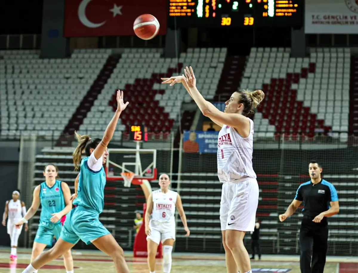 Antalya Büyükşehir Belediyespor Toroslar Kadın Basketbol Takımı, FIBA Kadınlar Avrupa Kupası\'nda lider oldu