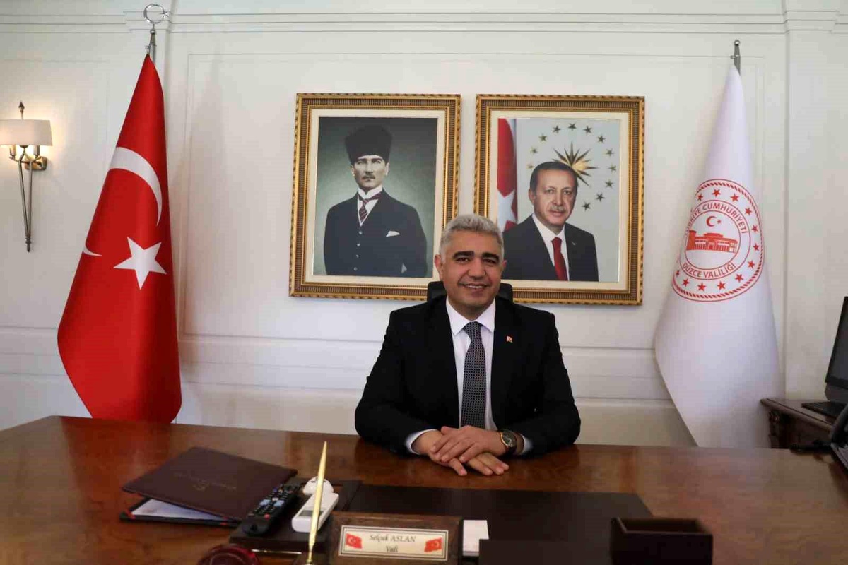 Vali Aslan, "Muhtarlarımızın desteğini her zaman hissediyoruz"