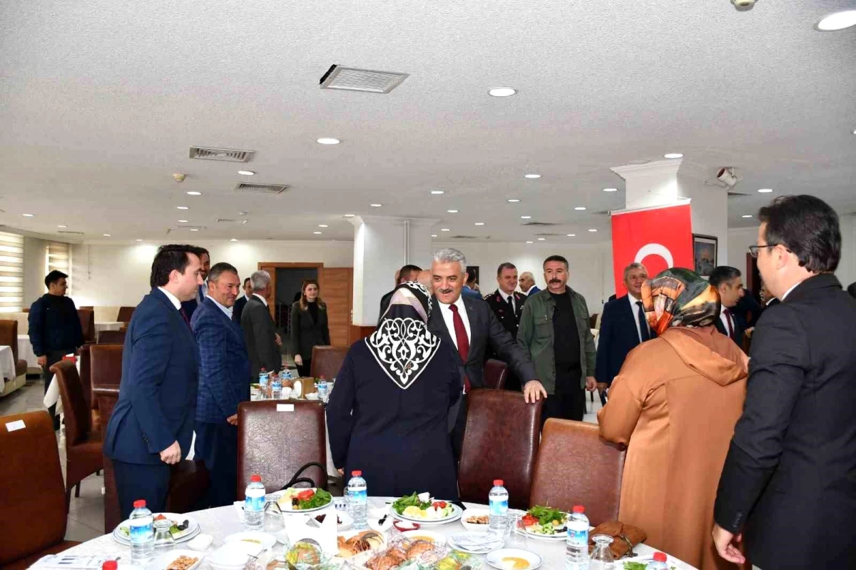 Kırıkkale Valisi Mehmet Makas, Muhtarlar Günü\'nde İsrail\'in terör saldırılarını kınadı