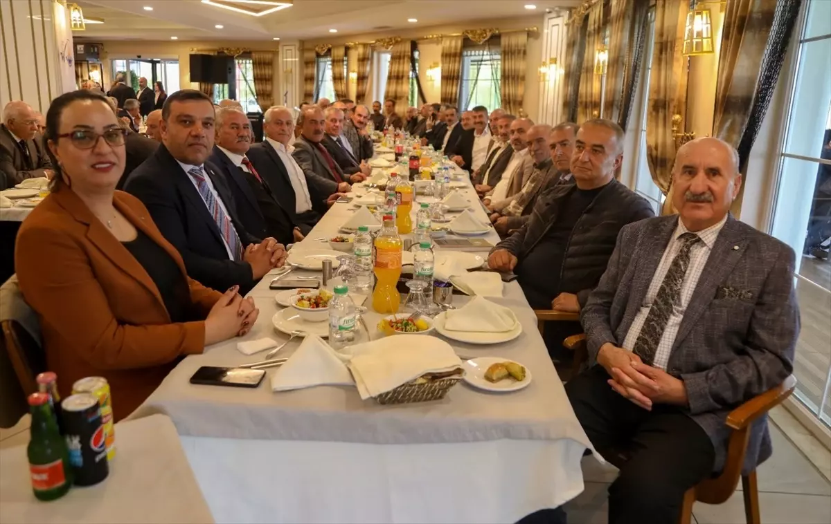 Van Büyükşehir Belediyesi, Muhtarlar Günü\'nde muhtarlara program düzenledi