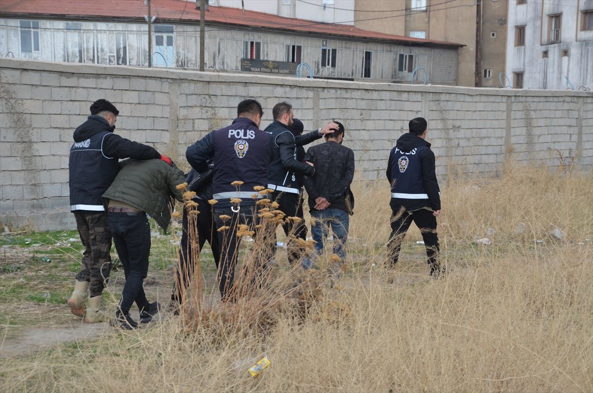 Yüksekova\'da madde bağımlılarına yönelik operasyon düzenlendi