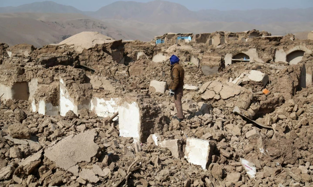 Afganistan\'da deprem felaketi: Taliban\'ın kısıtlamaları daha fazla kadının ölümüne mi neden oldu?