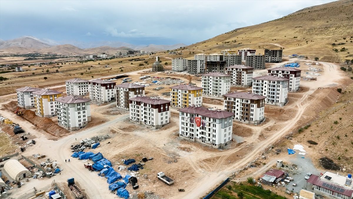 Kahramanmaraş\'ta 146 bin 918 bağımsız bölüm yapımı devam ediyor