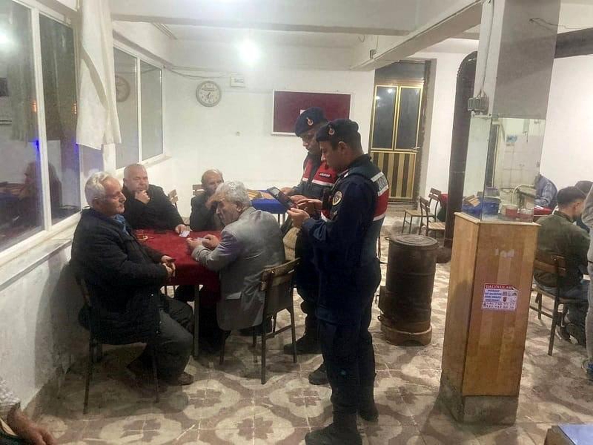 Balıkesir\'de Jandarma Ekipleri Kumar ve Tombala Operasyonu Yaptı