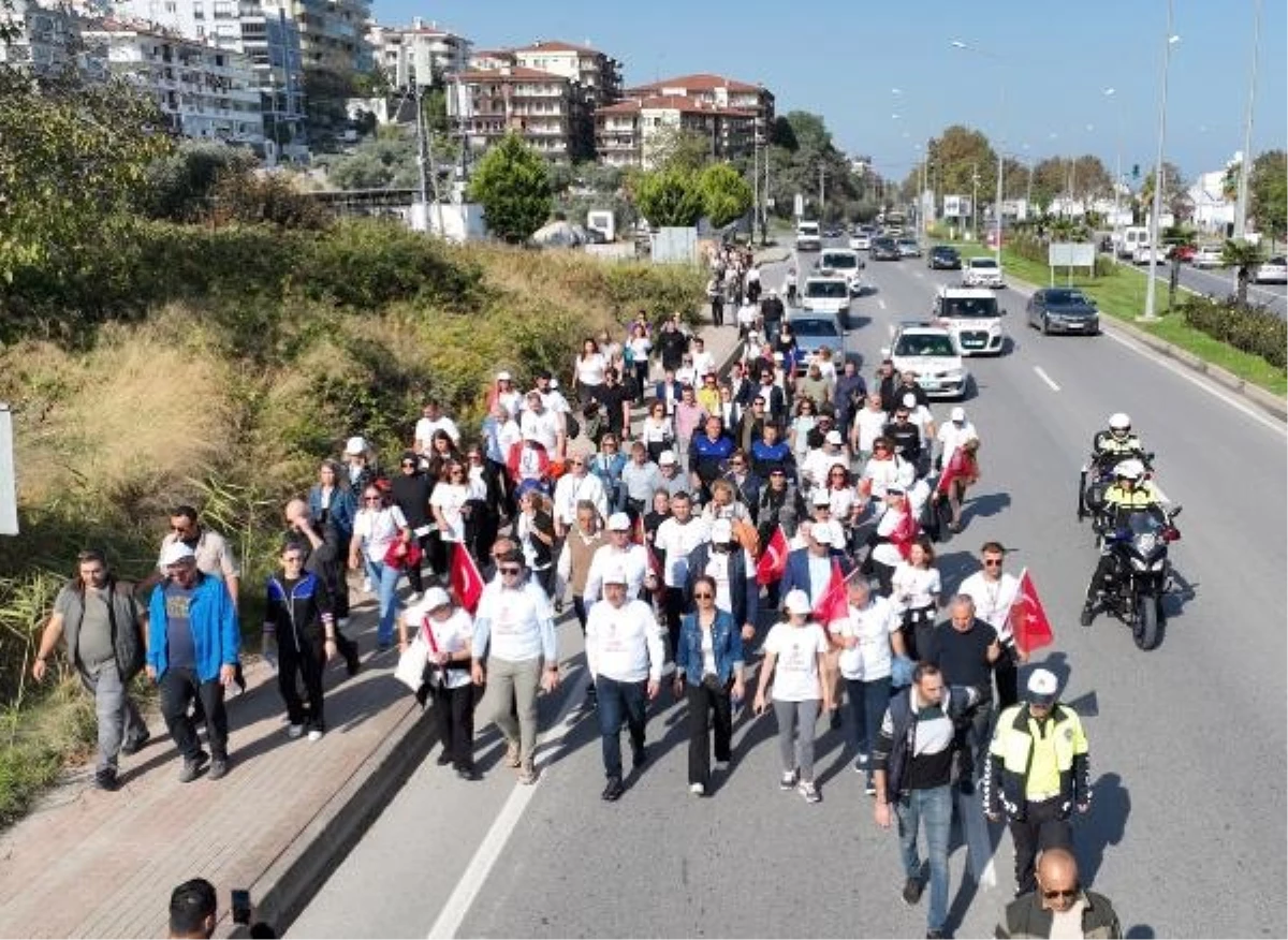 Mudanya Belediye Başkanı Hayri Türkyılmaz, Cumhuriyet\'in 100. Yılı için yürüyüş başlattı