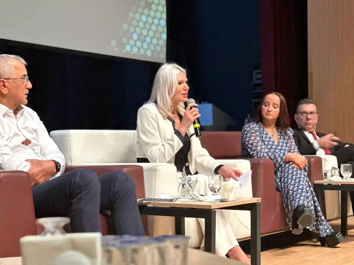 Bilecik Belediye Başkan V. Melek Mızrak Subaşı, 2. Çukurova Kadın Zirvesi\'ne Konuşmacı Olarak Katıldı