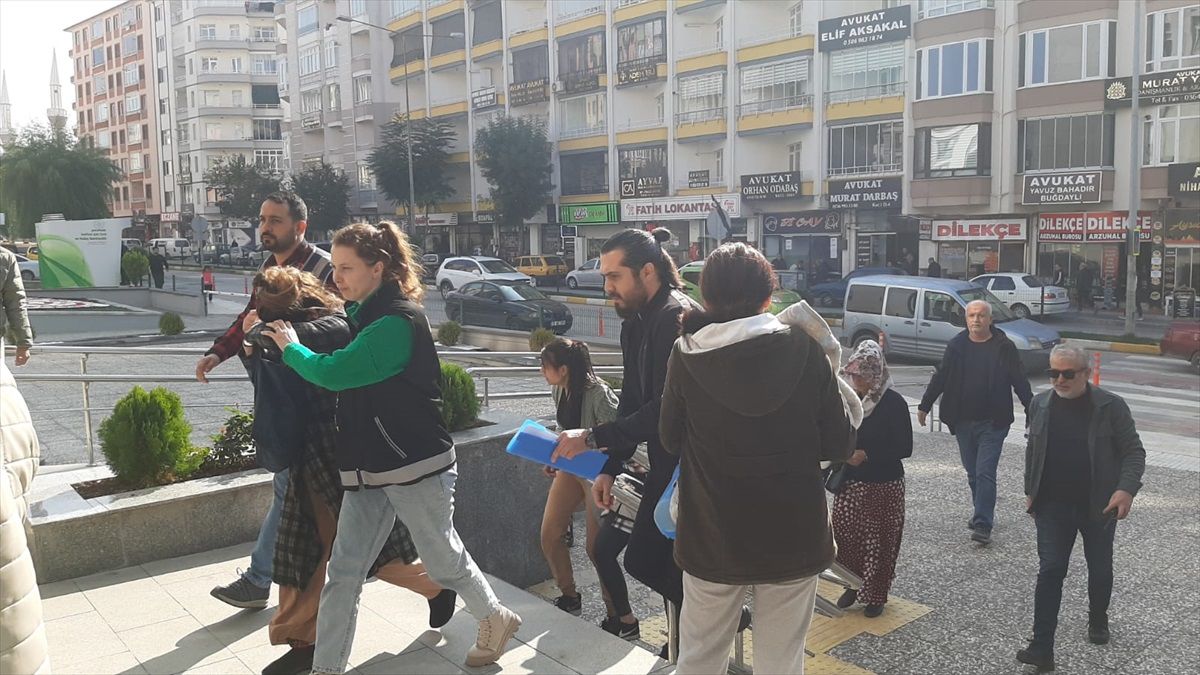 Çorum\'da Evden Hırsızlık Yapan 3 Zanlı Tutuklandı