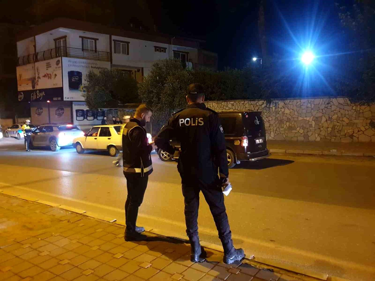 Denizli\'de Asayiş ve Trafik Uygulamalarıyla Suçlulara Göz Açtırılmıyor