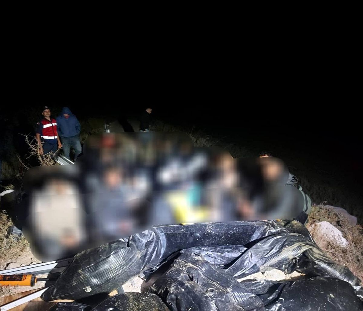 Didim\'de İHA ile yakalanan 26 düzensiz göçmen