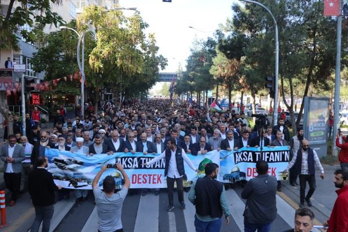 Diyarbakır\'da İsrail\'in Filistin saldırıları protesto edildi