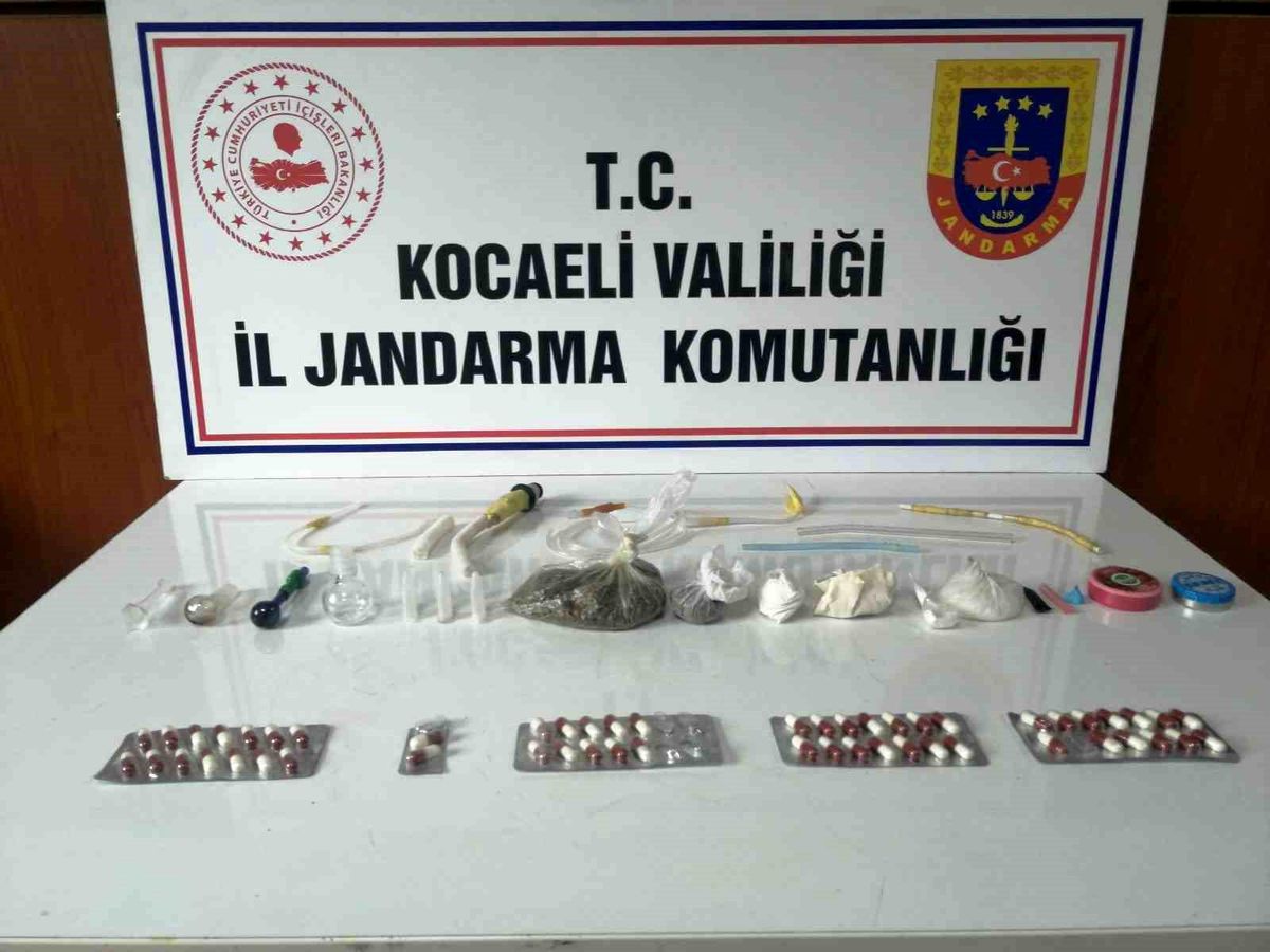 Gebze\'de Uyuşturucu Operasyonu: 3 Tutuklama