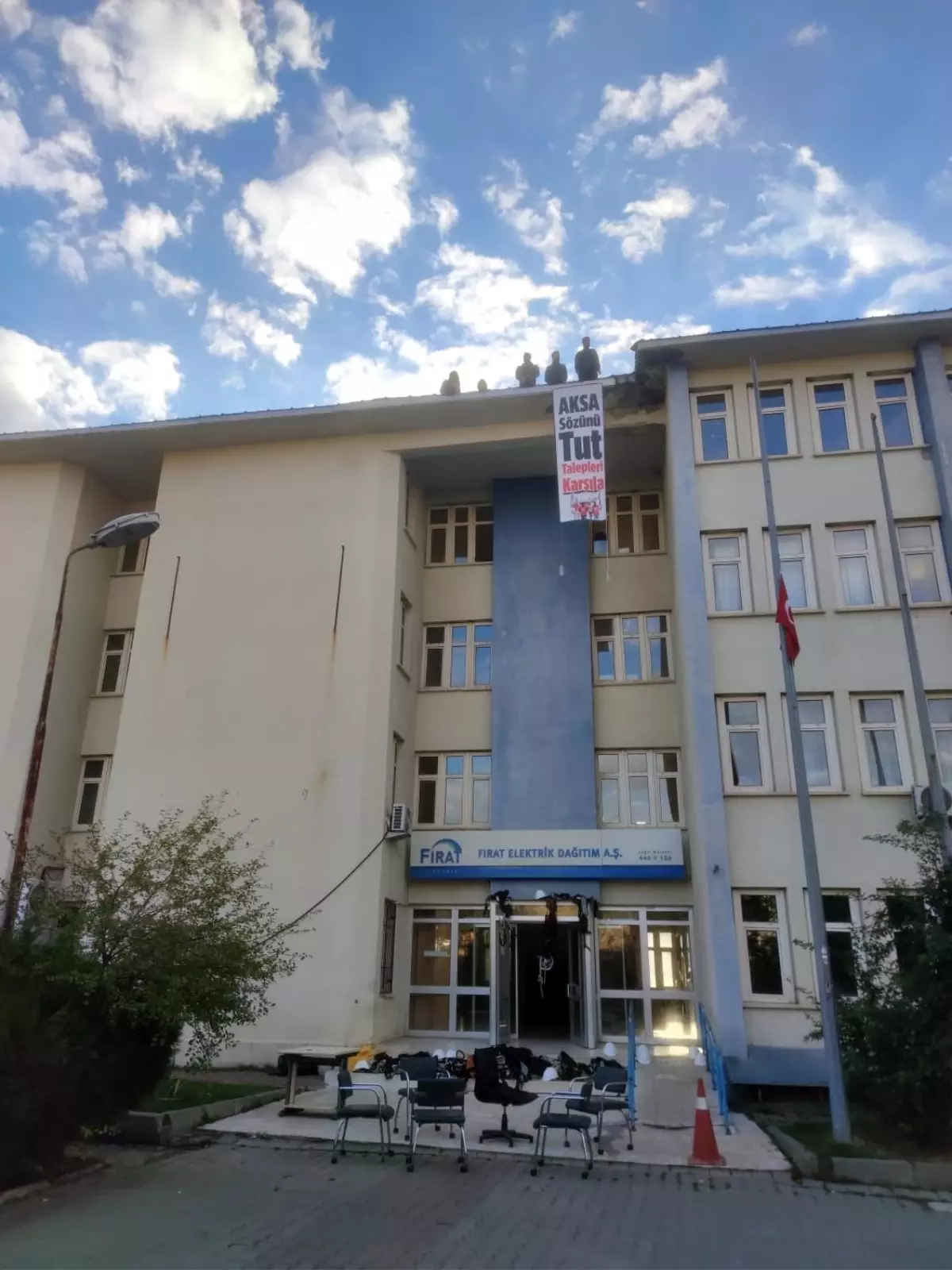 Tunceli\'de FEDAŞ İşçileri Eylemde