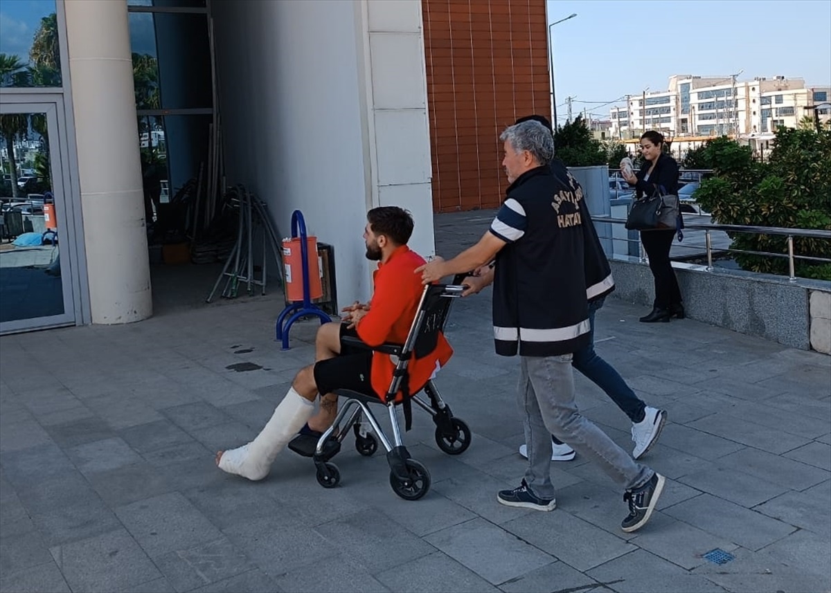 İskenderun\'da Uyuşturucu ve Hırsızlık Suçlarından Aranan Şüpheli Yakalandı