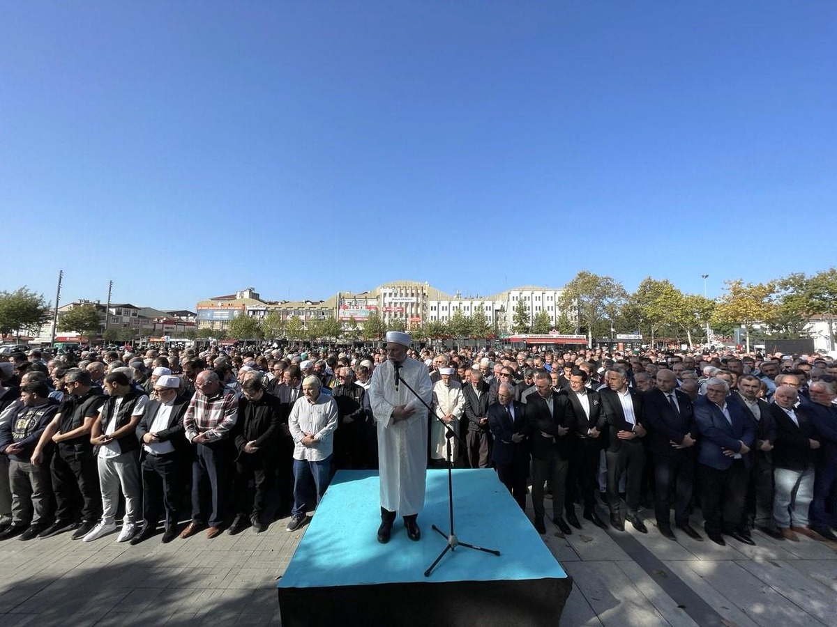 Sakarya\'da İsrail\'in saldırılarına tepki: Gıyabi cenaze namazı kılındı