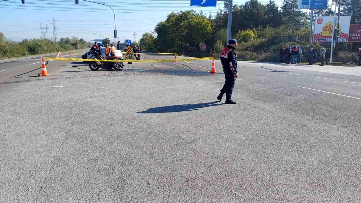 Bolu\'da Otomobil ile Motosikletin Çarpıştığı Kazada Karı Koca Hayatını Kaybetti