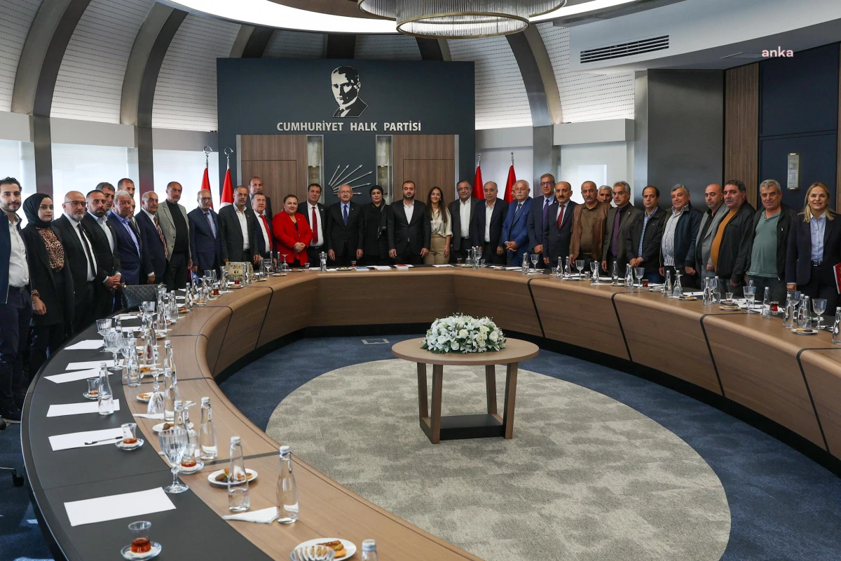 Kılıçdaroğlu, Diyarbakır İl Başkanı ve ilçe başkanlarını kabul etti