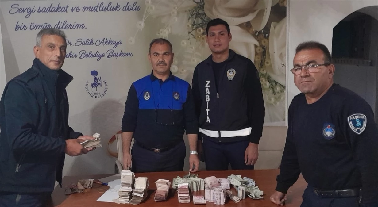 Akşehir\'de Dilenci Yakalandı, Üzerinde 26 Bin 212 Lira Bulundu