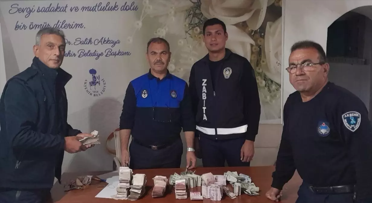 Akşehir'de Dilenci Yakalandı, Üzerinde 26 Bin 212 Lira Bulundu