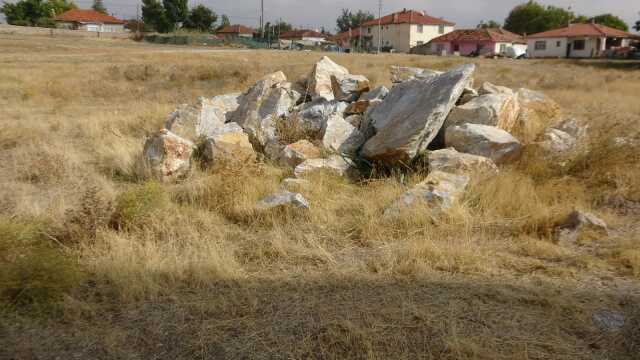 Kötü koku ihbarına giden ekipler boş arazide yeni doğmuş bebek cesedi buldu Kötü koku ihbarına giden ekipler boş arazide yeni doğmuş bebek cesedi buldu