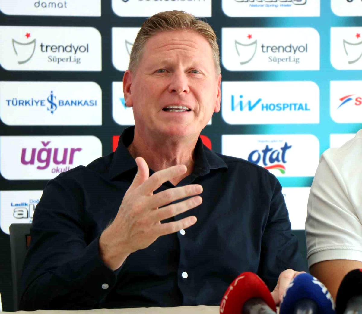 Samsunspor Teknik Direktörü Markus Gisdol: \'1 haftada her şeyi değiştiremeyiz\'
