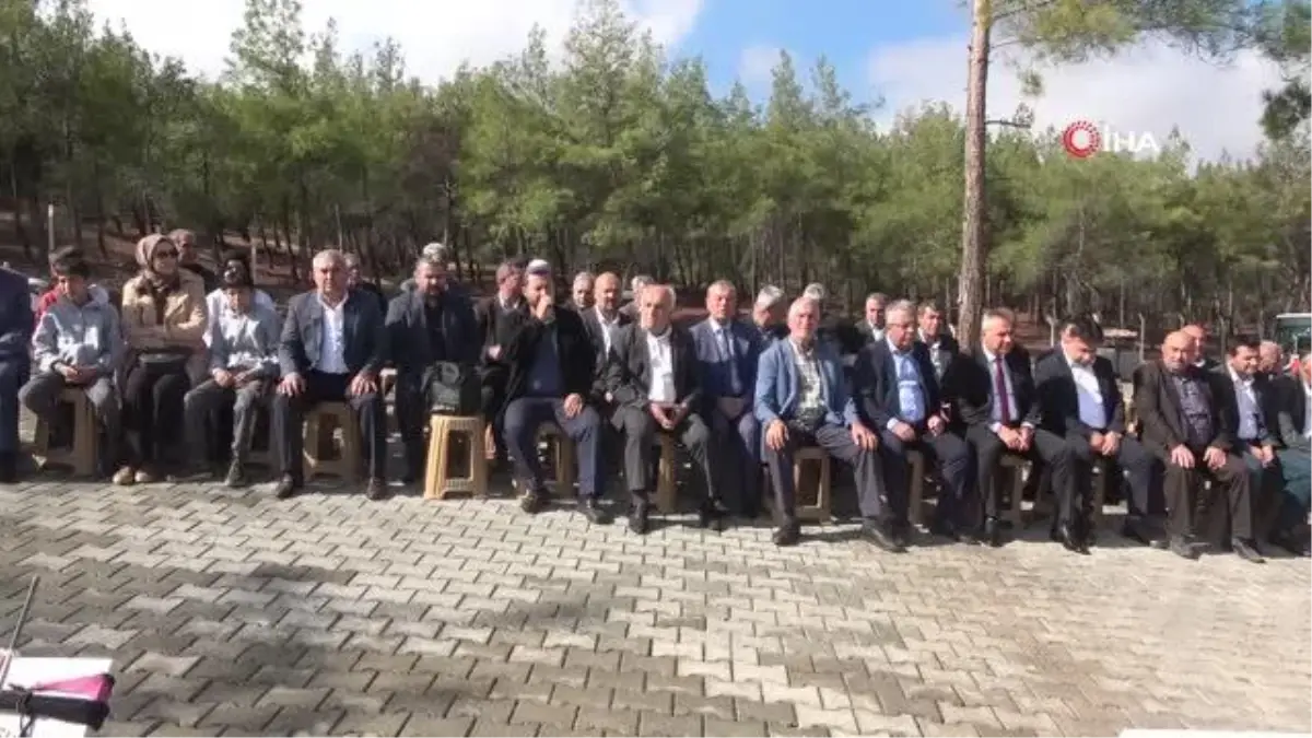 Muhtarlar özel günlerini deprem şehitlerini anarak girdi