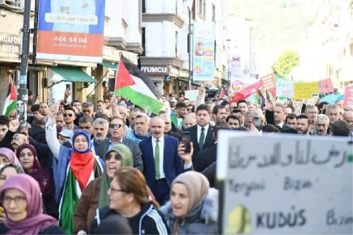 Ordu\'da İsrail\'in Gazze\'ye saldırılarına tepki yürüyüşü düzenlendi