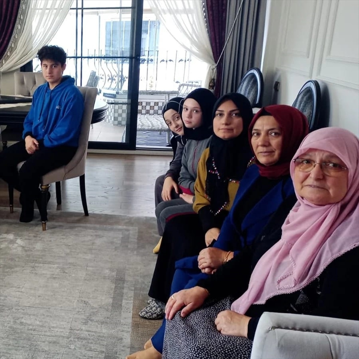 Samsun\'da öğrencilerden şehit ailelerine ziyaret