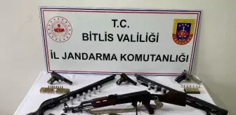 Bitlis'te Silahlı Paylaşım Yapanlara Operasyon: Silah ve Mühimmat Ele Geçirildi