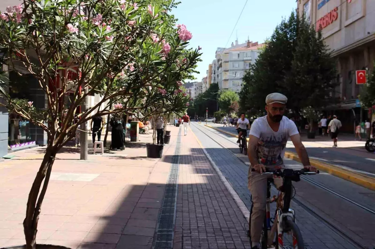 Eskişehirli Sürücü Kursu Eğitmenleri, Motorsuz Araçların Trafikte Uygun Şekilde Kullanılması Gerektiğini Vurguladı