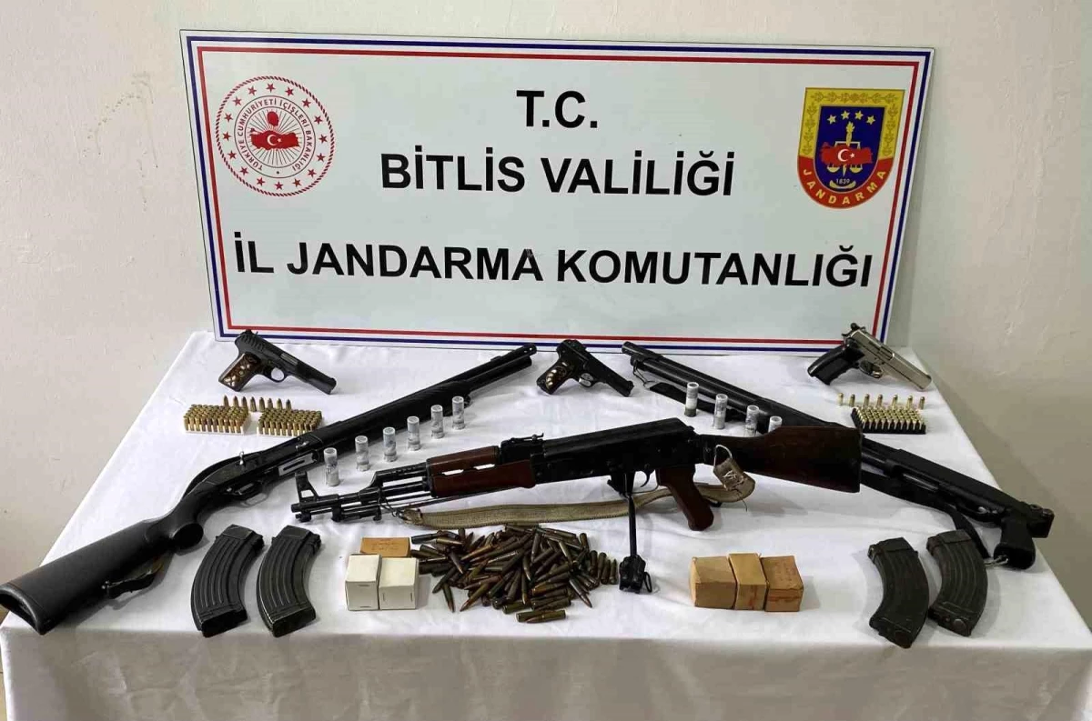 Bitlis\'te Sosyal Medyada Silahlı Görüntü Paylaşanlara Operasyon: Silah ve Mühimmat Ele Geçirildi