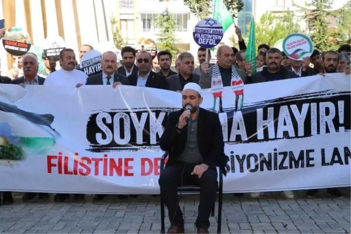 Van'da cuma namazı çıkışı, İsrail protestosu