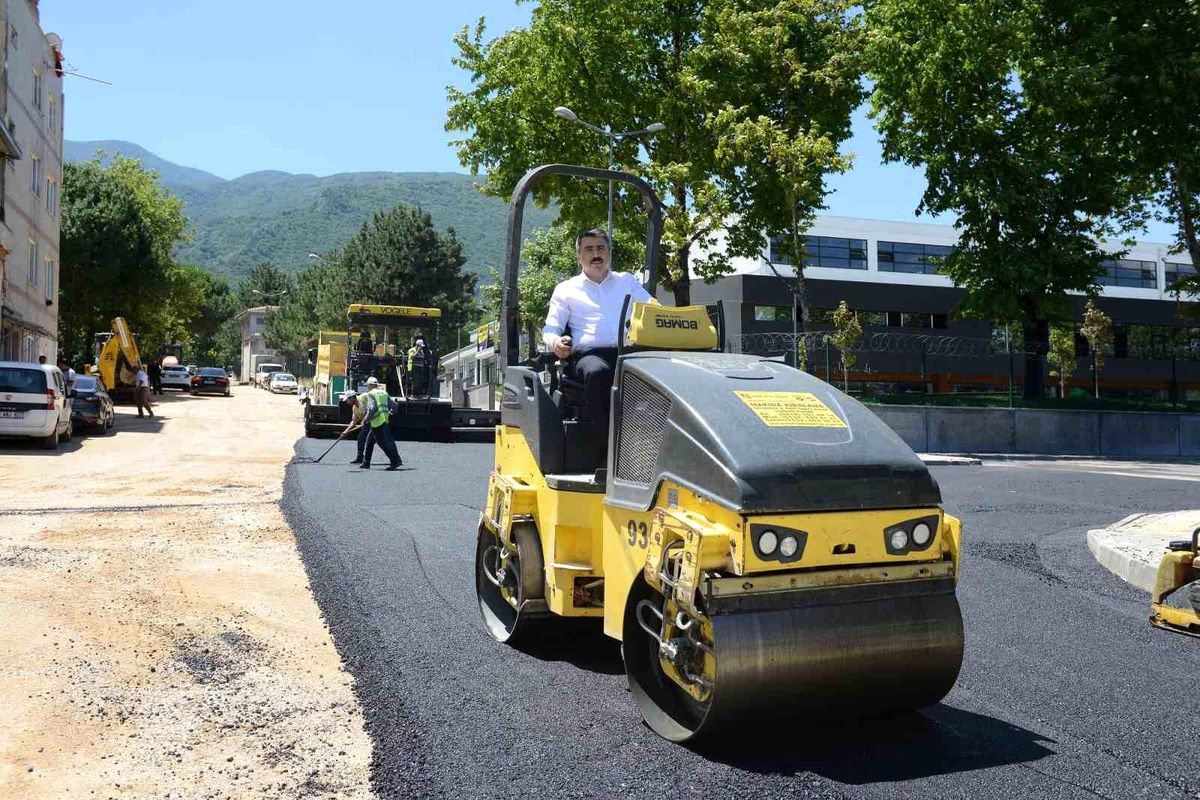 Yıldırım Belediyesi 4,5 Yılda 75 Bin Metre Yeni İmar Yolu Açtı