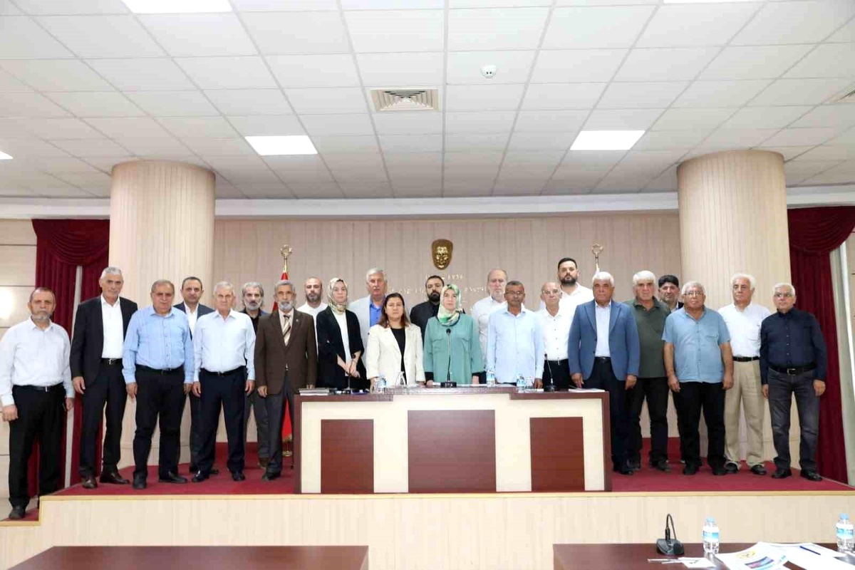 Yüreğir Belediye Meclisi İsrail\'in Filistin\'deki katliamı kınadı