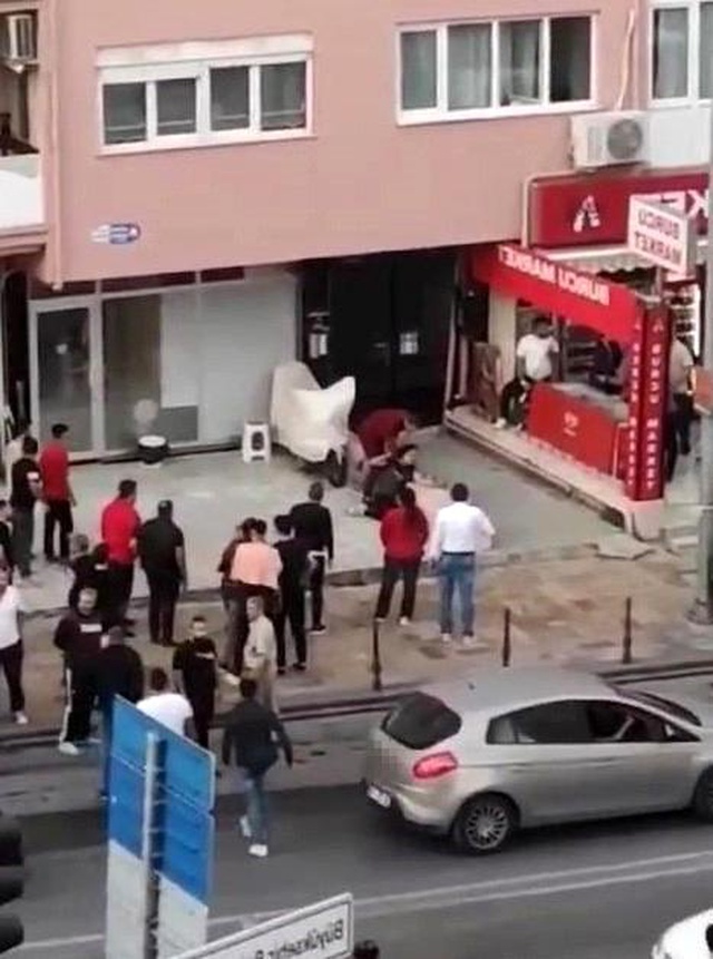 Denizli'de Boşanmak İsteyen Kadına 16 Bıçak Darbesi Denizli'de Boşanmak İsteyen Kadına 16 Bıçak Darbesi