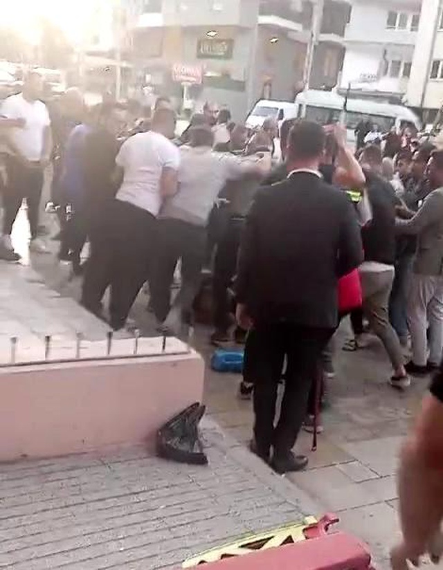 Denizli'de Boşanmak İsteyen Kadına 16 Bıçak Darbesi Denizli'de Boşanmak İsteyen Kadına 16 Bıçak Darbesi