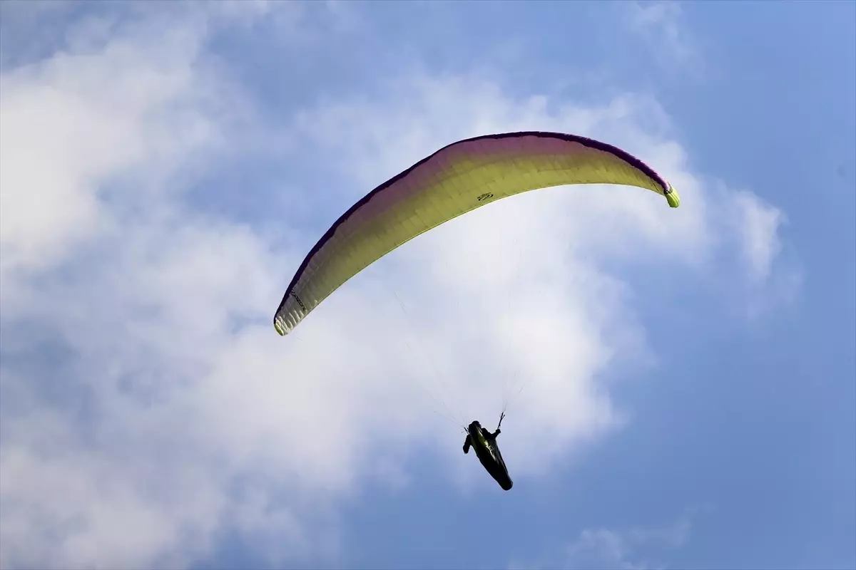 Fethiye\'de 23. Uluslararası Ölüdeniz Hava Oyunları Festivali Devam Ediyor