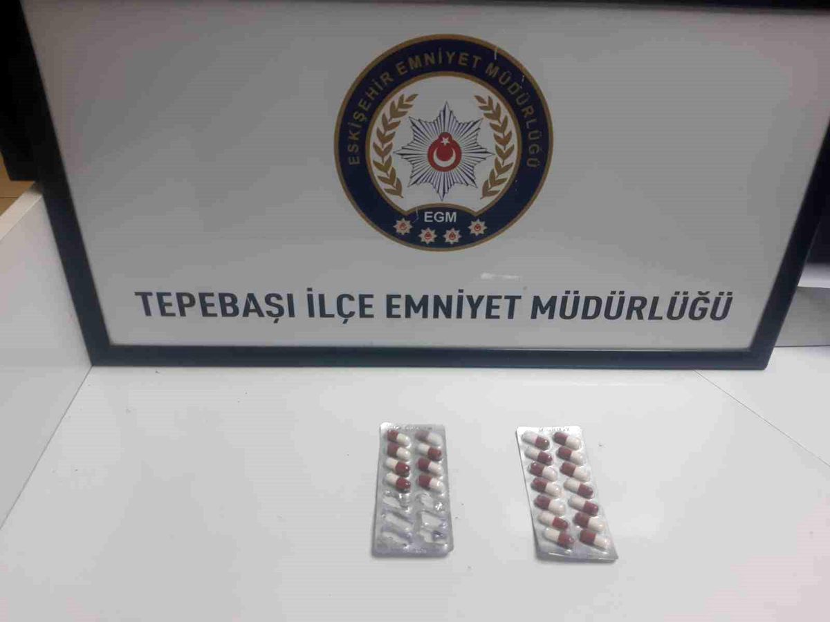 Eskişehir\'de yapılan operasyonda 4 şahıs tutuklandı, uyuşturucu ve çalıntı motosikletler ele geçirildi