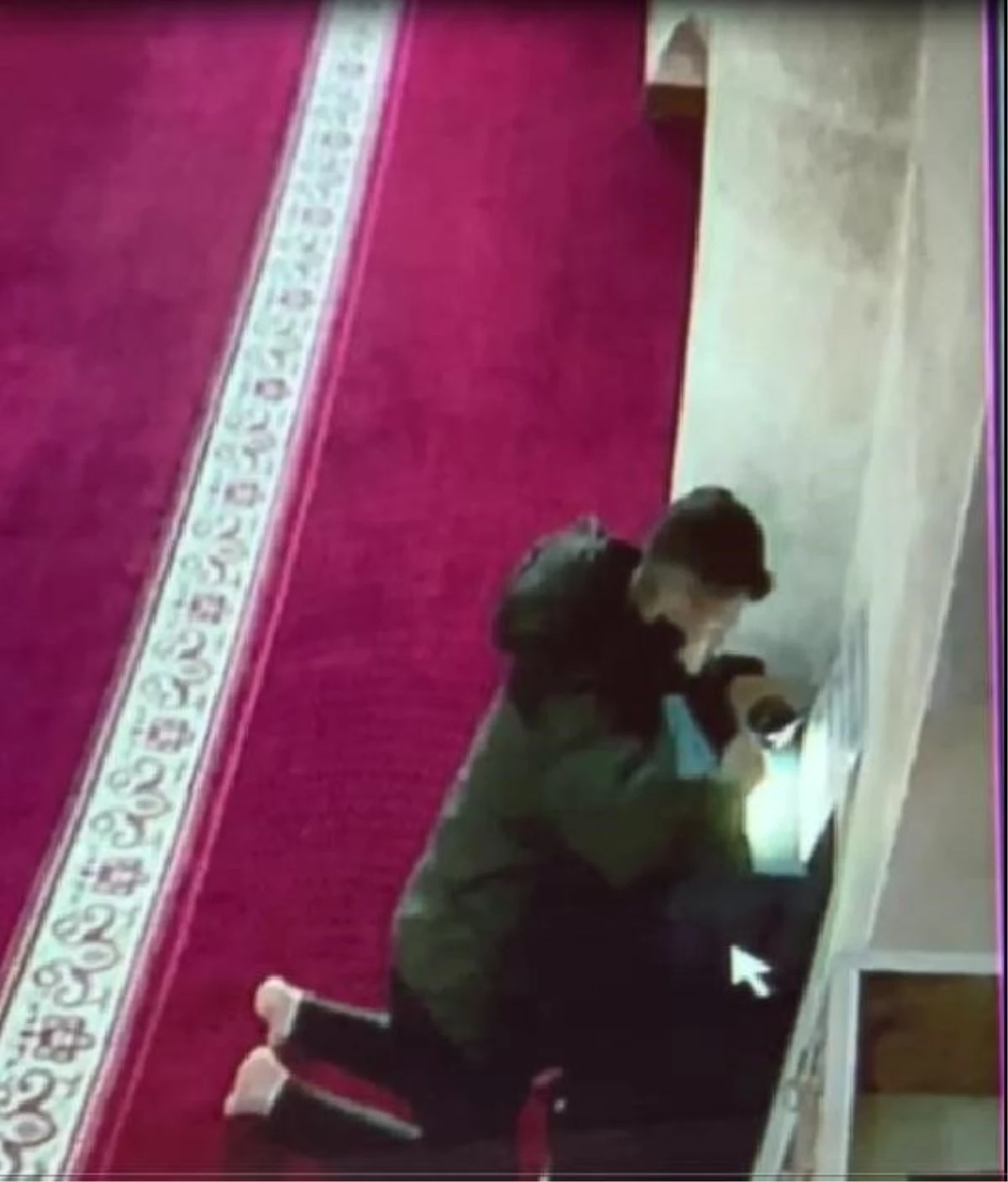 Midyat\'ta cami hırsızı güvenlik kamerasına yakalandı