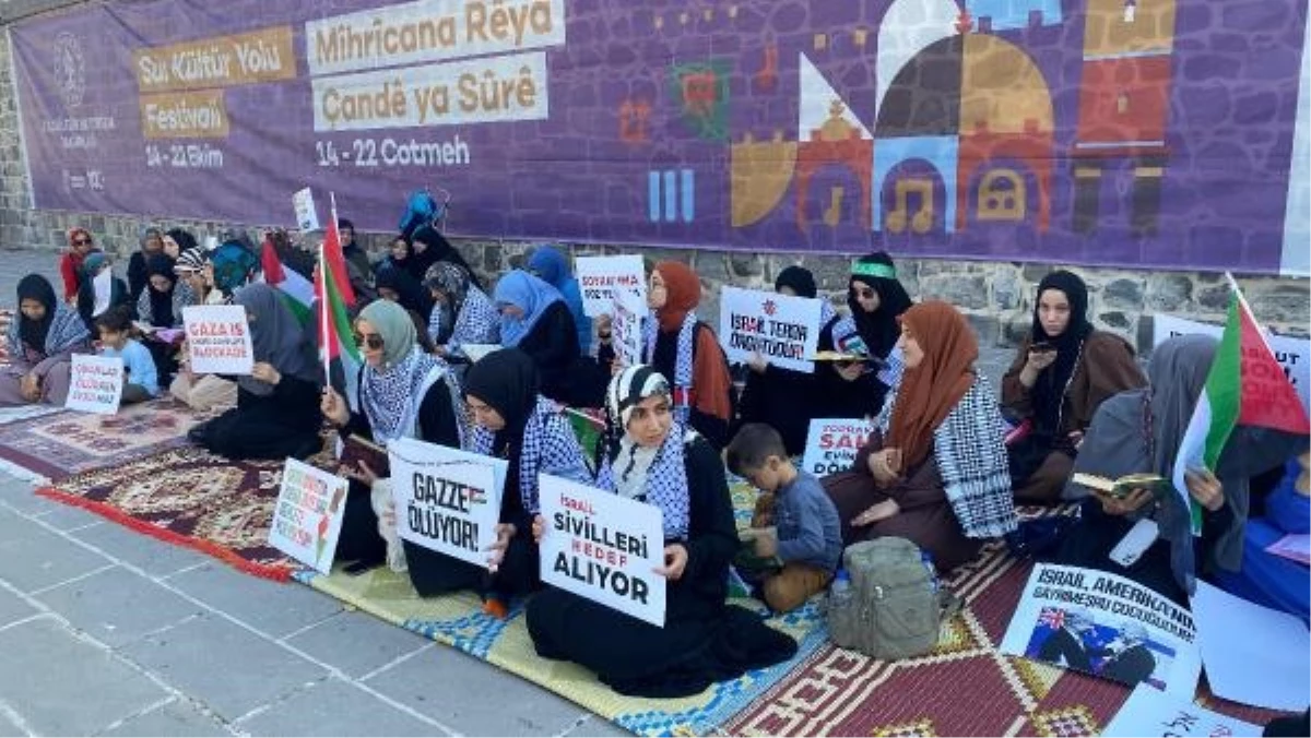 Diyarbakır\'da Kadınlar İsrail\'in Filistin\'e Saldırısını Protesto Etmek İçin Oturma Eylemi Başlattı