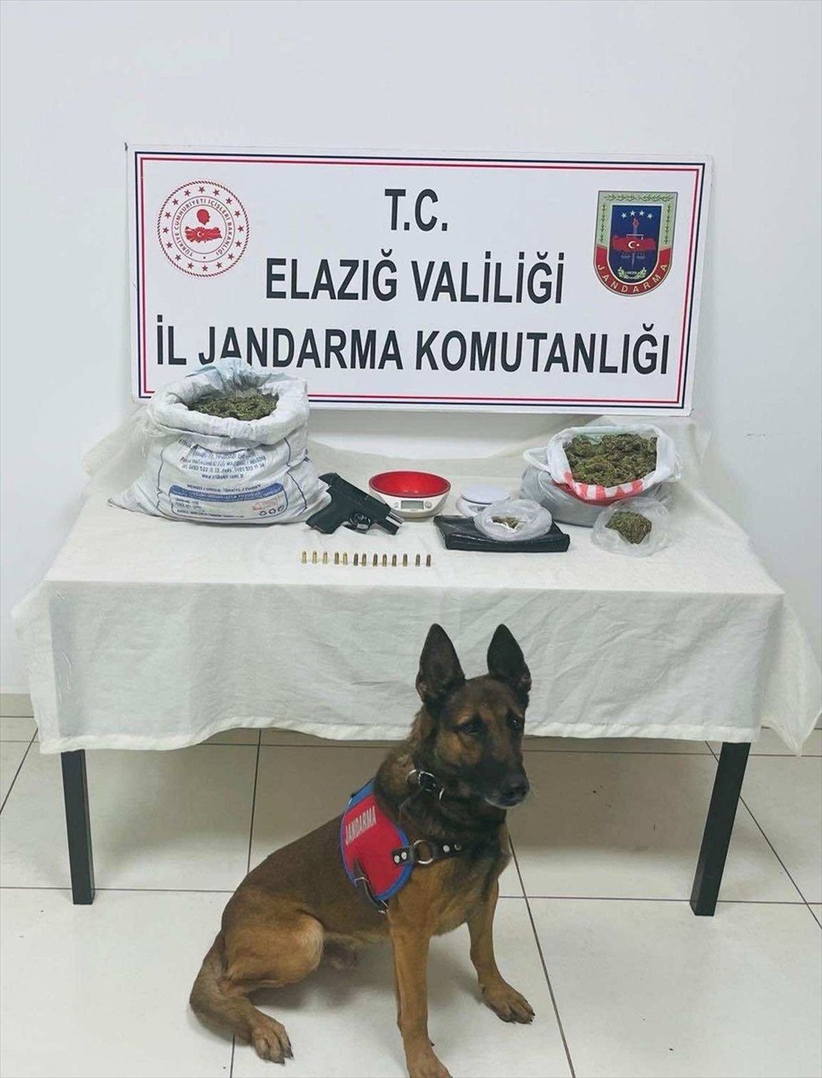 Elazığ\'da 10 Kilo 180 Gram Uyuşturucu Ele Geçirildi