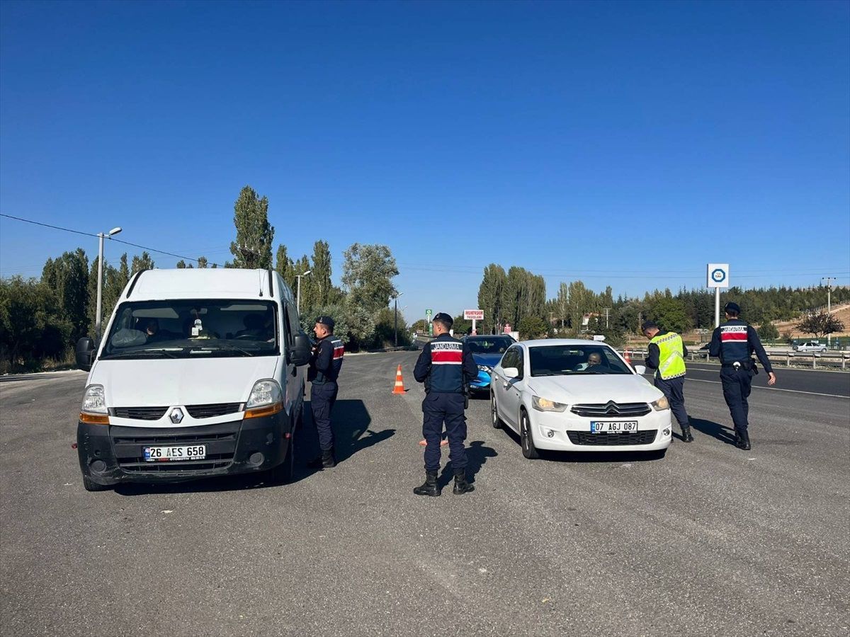 Eskişehir\'de 48 düzensiz göçmen yakalandı