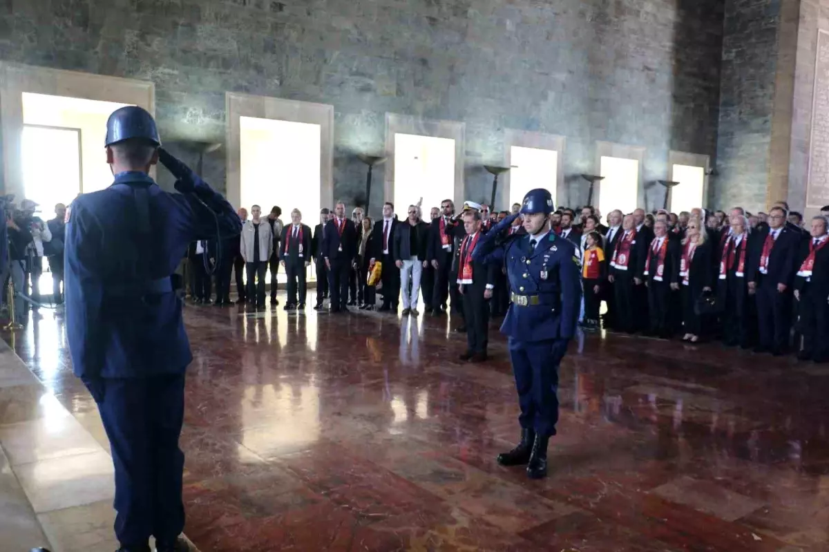 Galatasaray Spor Kulübü Anıtkabir\'i Ziyaret Etti